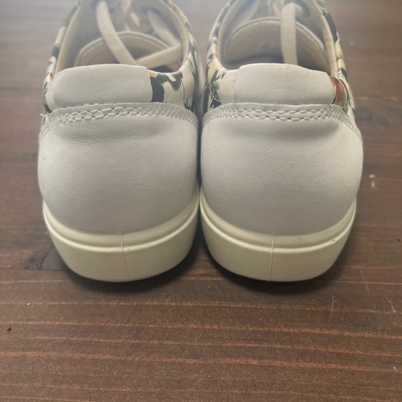 Size 4 Excellent condition Size 4 US - Picture 6 of 10